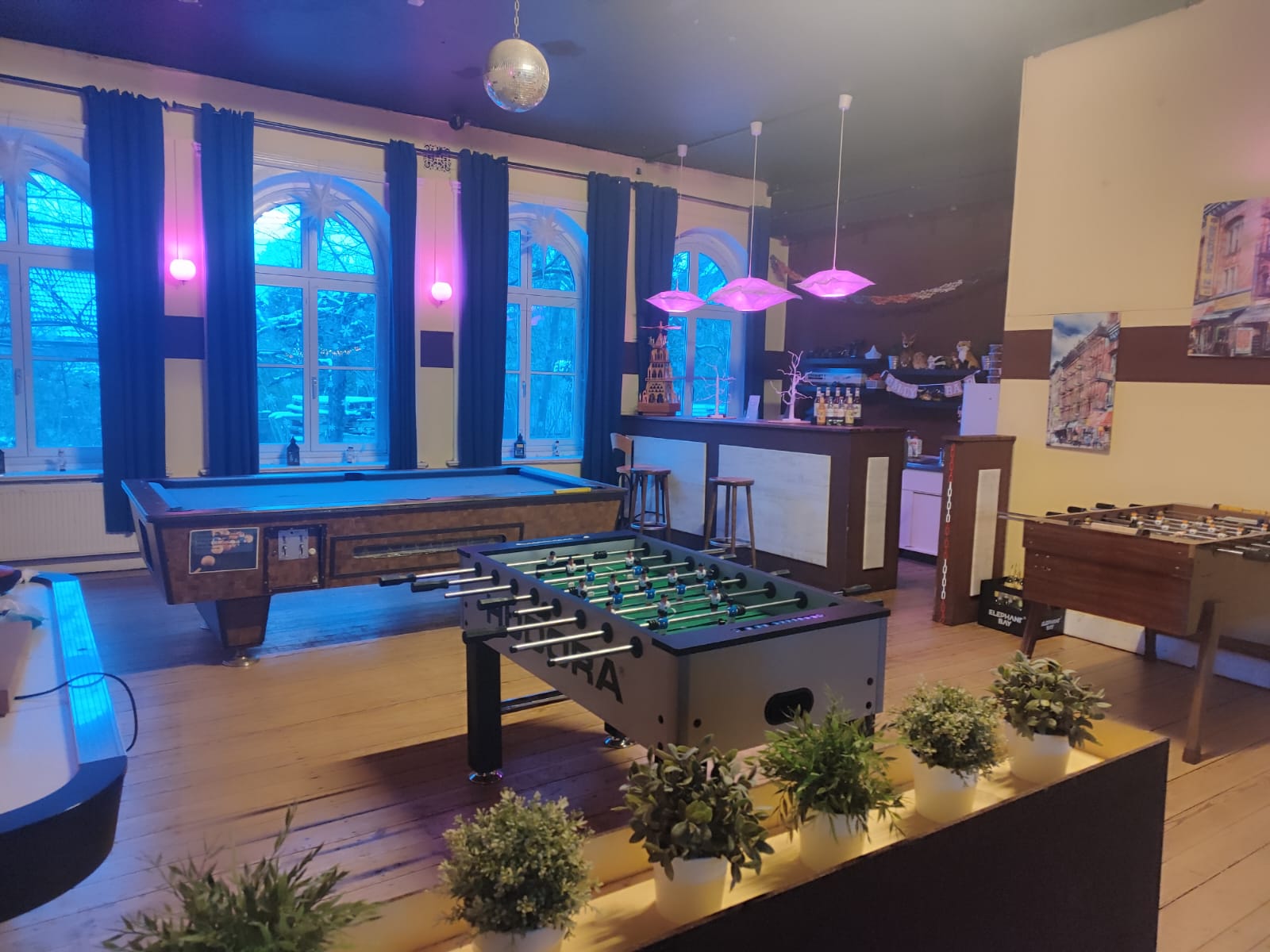 Billard und offener Bereich